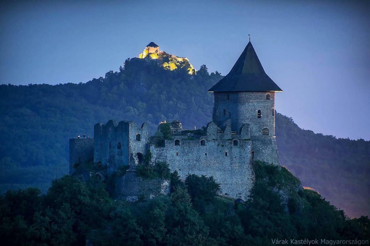 فيلا Salgótarjánفي Mountain House المظهر الخارجي الصورة